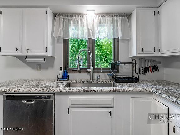 5th image of 515 Panorama Dr