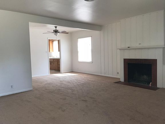 4th image of 9665 Garibaldi Ave