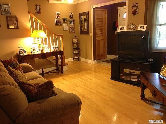 2nd image of 392 Birch Hollow Dr