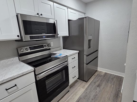 3rd image of 210 126th Ave #1