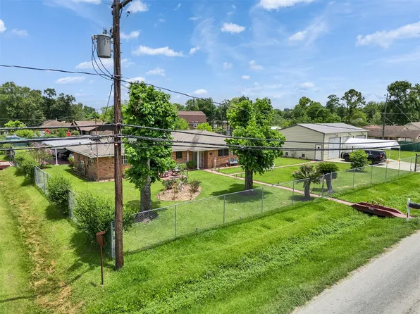 14310 Henry Rd, Houston, TX 77060