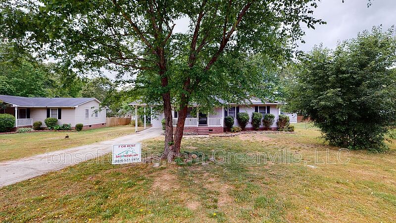 1st image of 4 Pine Burr Ct