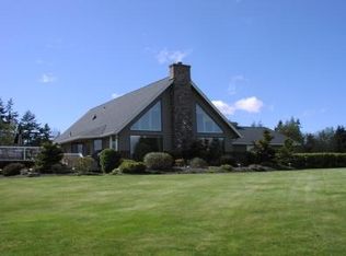 1454 Crestview Dr, Camano Island, WA 98282