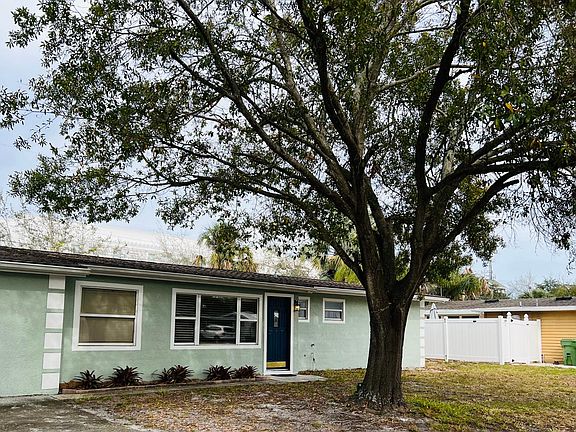 3rd image of 4423 W Wallace Ave