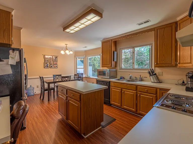 917 Fox Ridge Trl — Photo 10