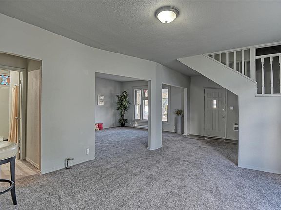5th image of 1121 W Knox Ave