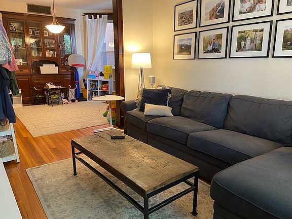 2nd image of 3747 N Kenmore Ave #1