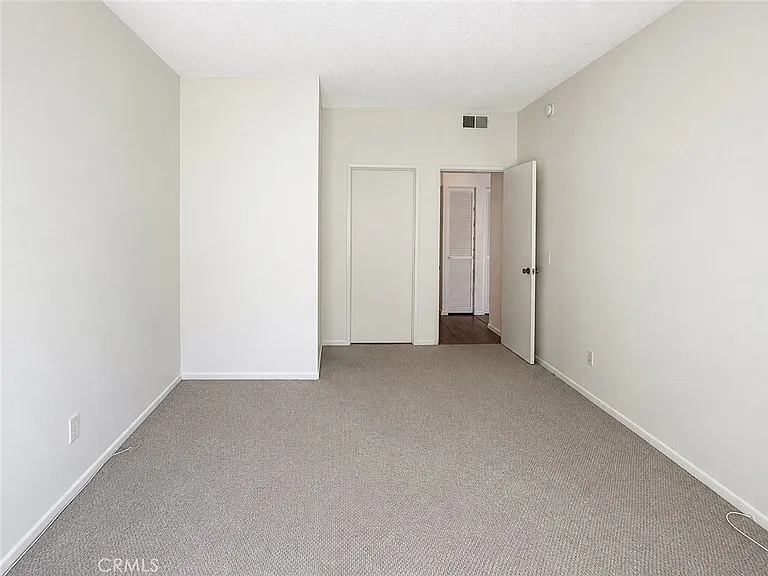 17914 Magnolia Blvd #128 — Photo 16