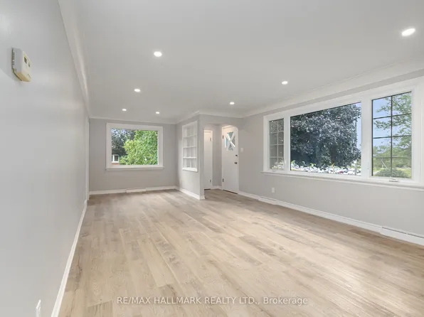 201 High St, Whitby, ON L1N 5H5