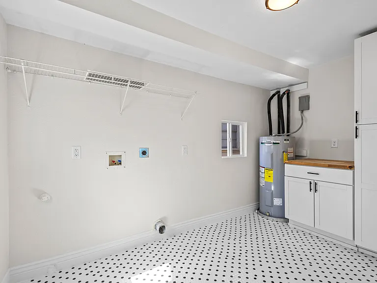 814 W Fern St — Photo 22