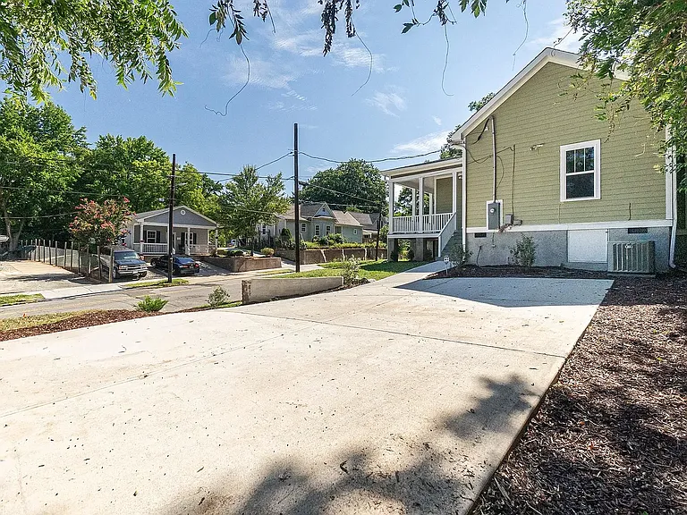 1510 E Main St — Photo 17