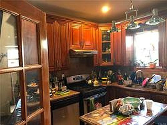 3rd image of 8915 215th St