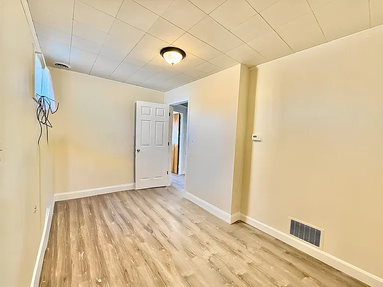 84 Pearl St #2F — Photo 11