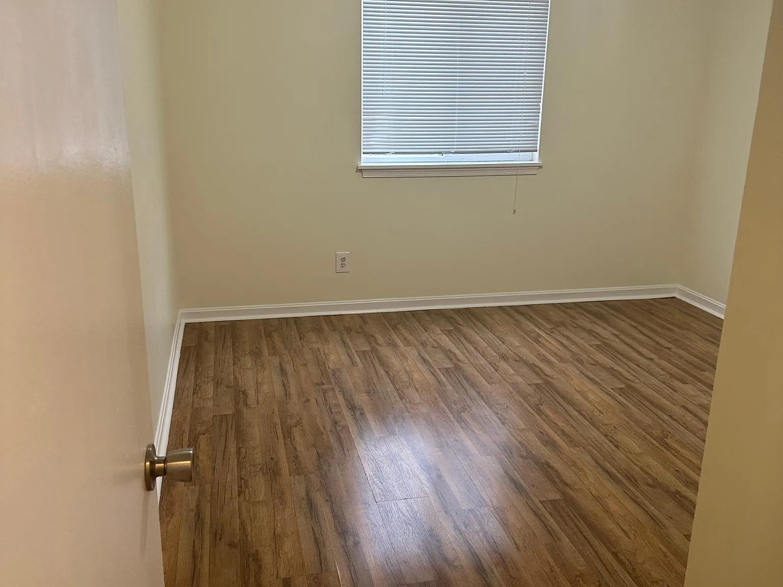 1 bed, 750 sqft, $950 — Photo 2