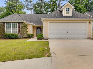 121 Meadow Ct, Fairburn, GA 30213