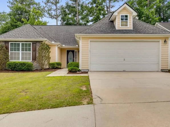 121 Meadow Ct, Fairburn, GA 30213