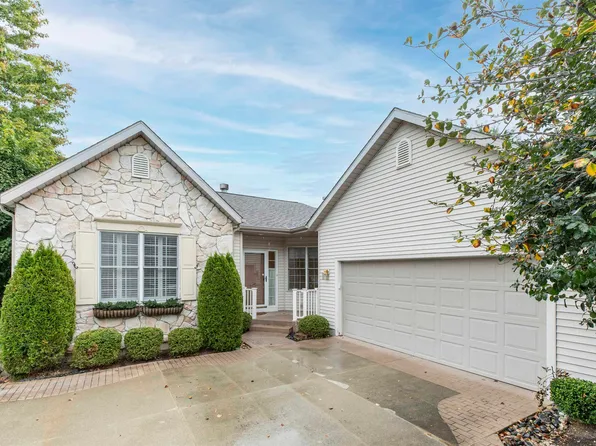 1505 Stone Trl, South Bend, IN 46614