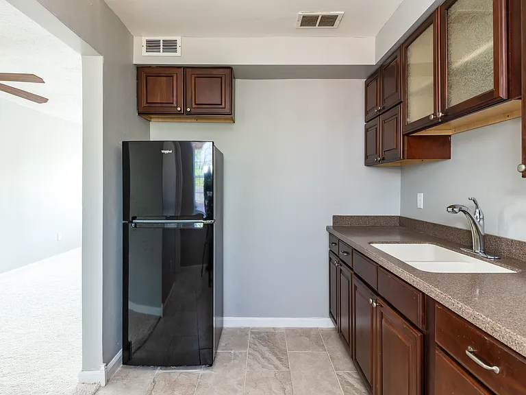1451 Pershing Blvd — Photo 15
