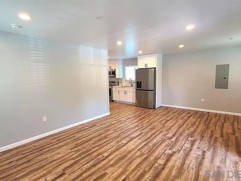 8834 1/2 Valencia St — Photo 4