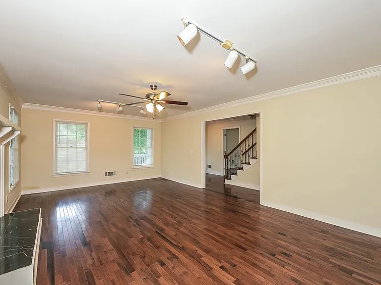 521 Sequoia Ct — Photo 4