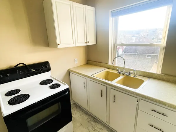 3500 Elm St, Weirton, WV 26062