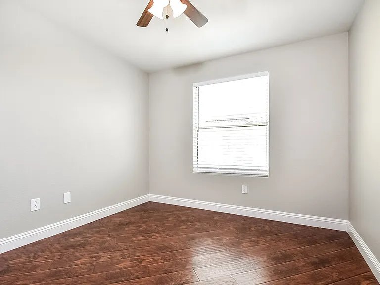 3901 Bayamon St — Photo 13