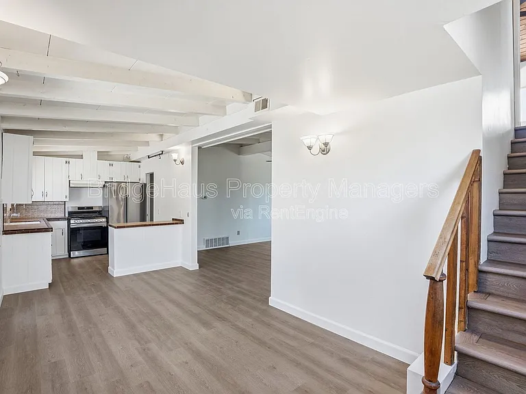 7562 Zemco Dr — Photo 17