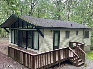 191 Ridge Dr, Milford, PA 18337