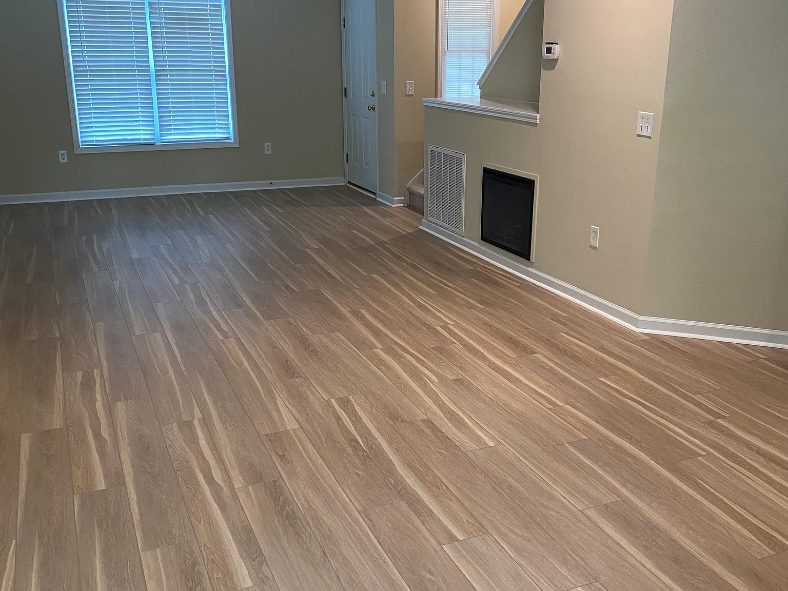 2 bed, 1.5 bath, 1150 sqft, $1,425 — Photo 3
