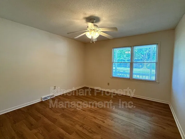 2083 Ridgecrest Rd — Photo 12