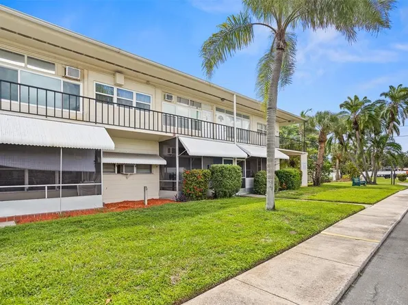 4001 58th St N APT 16, Kenneth City, FL 33709