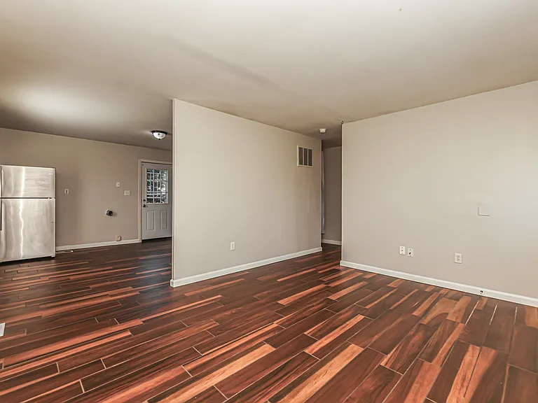 1240 Berwald Dr — Photo 4