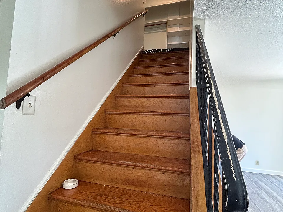 2734 Magnolia Dr