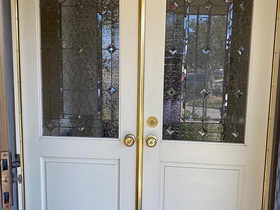 3rd image of 1044 N Williams St