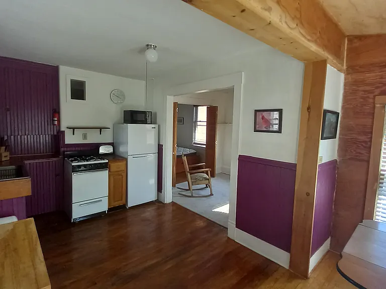 591 Railroad St #2 — Photo 3