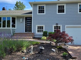 115 Roy St, Massapequa, NY 11758