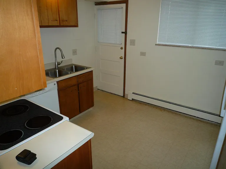 1142 N Fillmore St — Photo 7