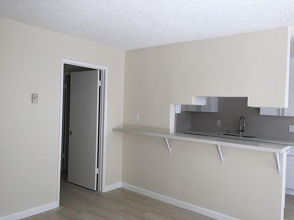 3rd image of 231 Roswell Ave APT 2