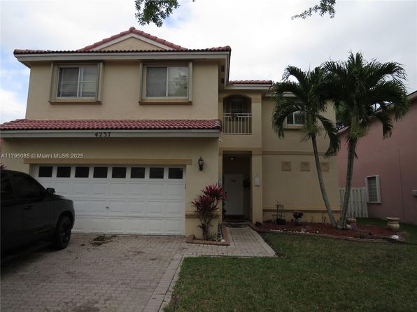 4237 SW 153rd Ave, Hollywood, FL 33027