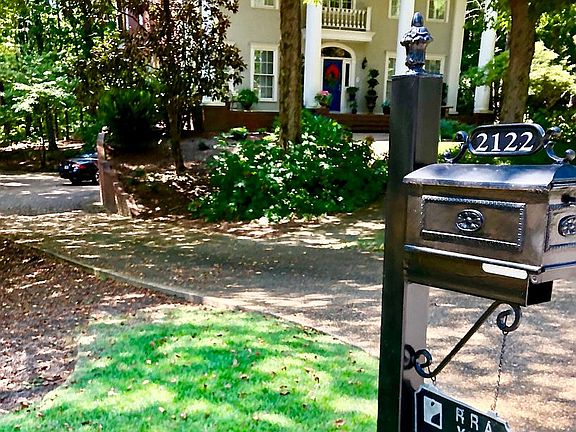 Curb view, Driveway Mailbox