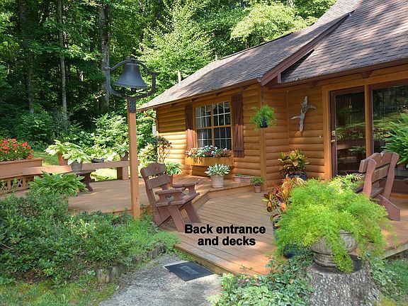 Rear entrance deck