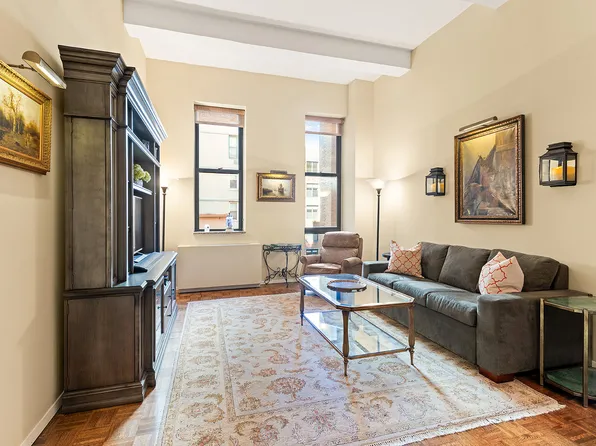 1255 5th Avenue image 1 of 6