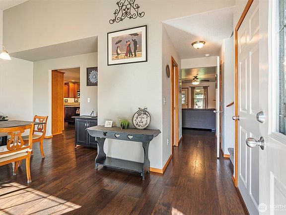 4th image of 8910 Lavaliere Meadow Lane SW