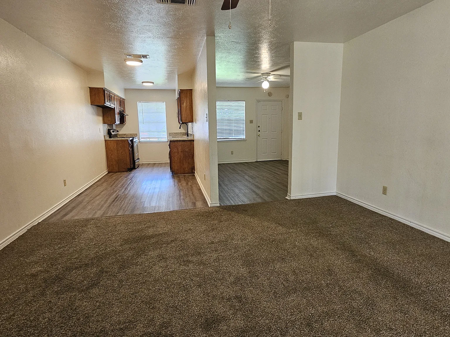 3 bed, 1.5 bath, 1219 sqft, $1,775 — Photo 4