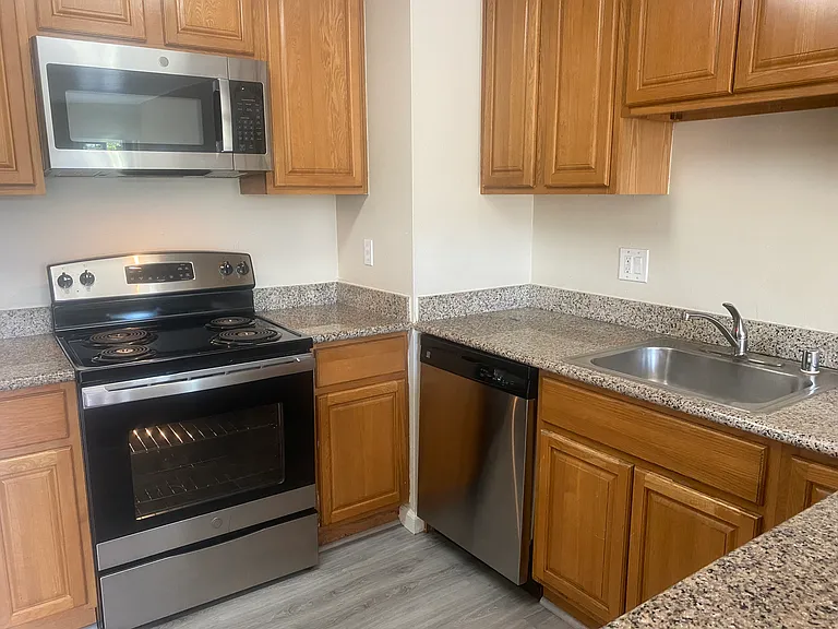 3333 Cabrillo Ave — Photo 21