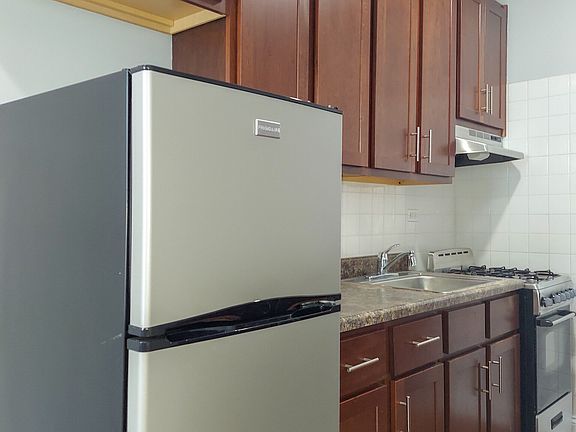 5th image of 4756 N Maplewood Ave APT 306