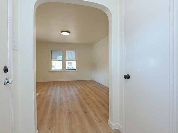 2nd image of 1908 Columbus St