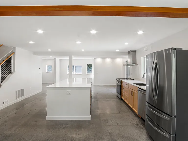 21017 SE 82nd St — Photo 11