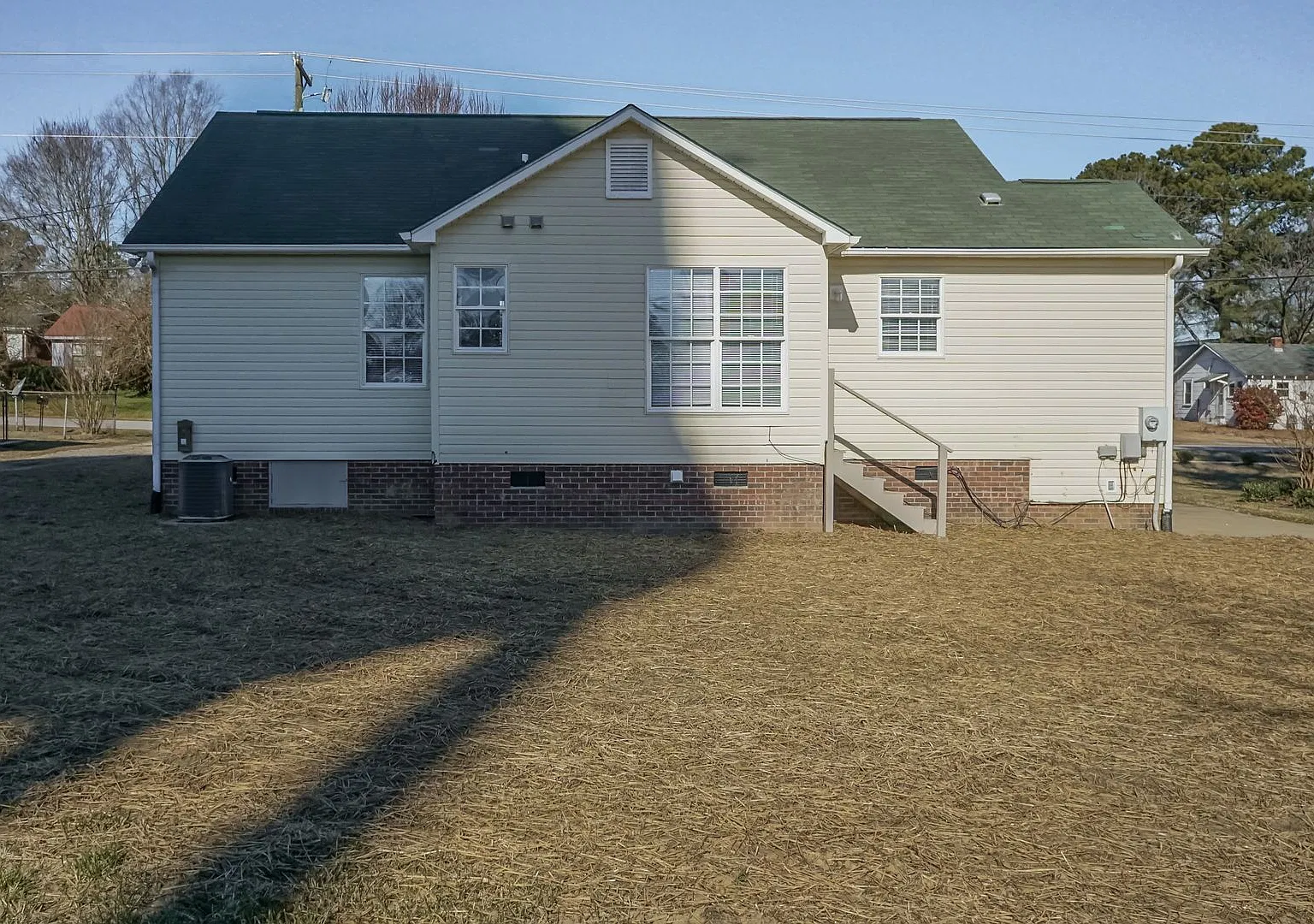 Amazing 3 bedroom home in Downtown Zebulon — Photo 2