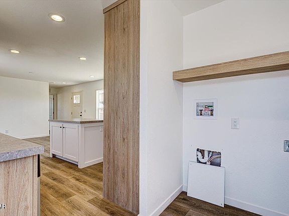 3rd image of 1100 Riverside Dr #117